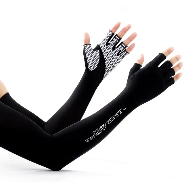 ARM SLEEVES WITH HALF-FINGER GLOVES