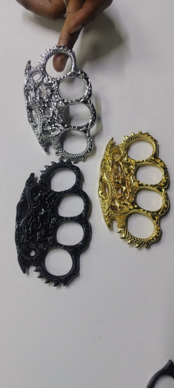 DRAGON-ENGRAVED TACTICAL KNUCKLE DUSTERS
